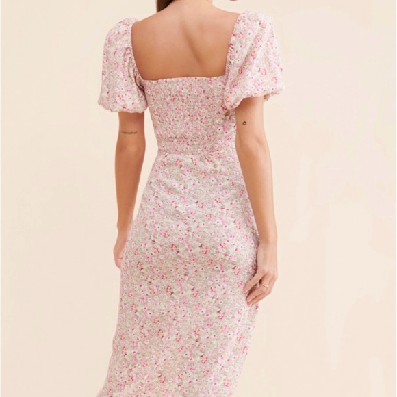 Flattering and comfortable midi dress - Picture 3 of 4